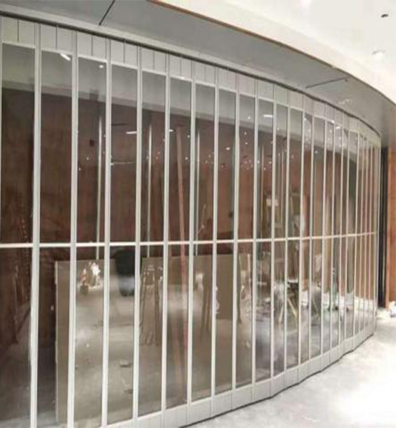 家庭（tíng）鋁合金折疊（dié）門