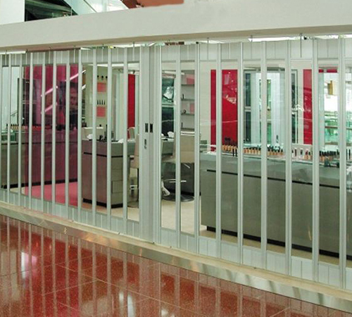 商場（chǎng）鋁合金折疊門（mén）