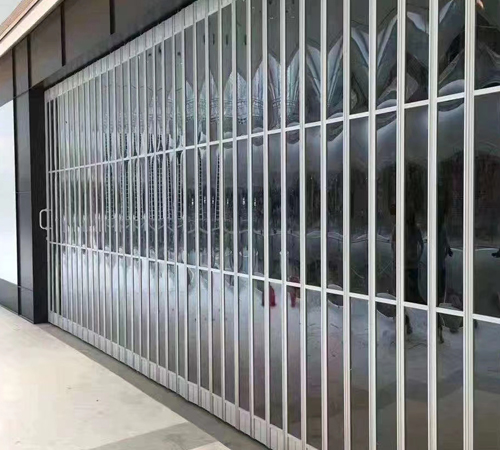 鋁（lǚ）合金（jīn）折疊門