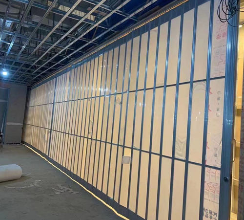 鋁（lǚ）合金折疊門